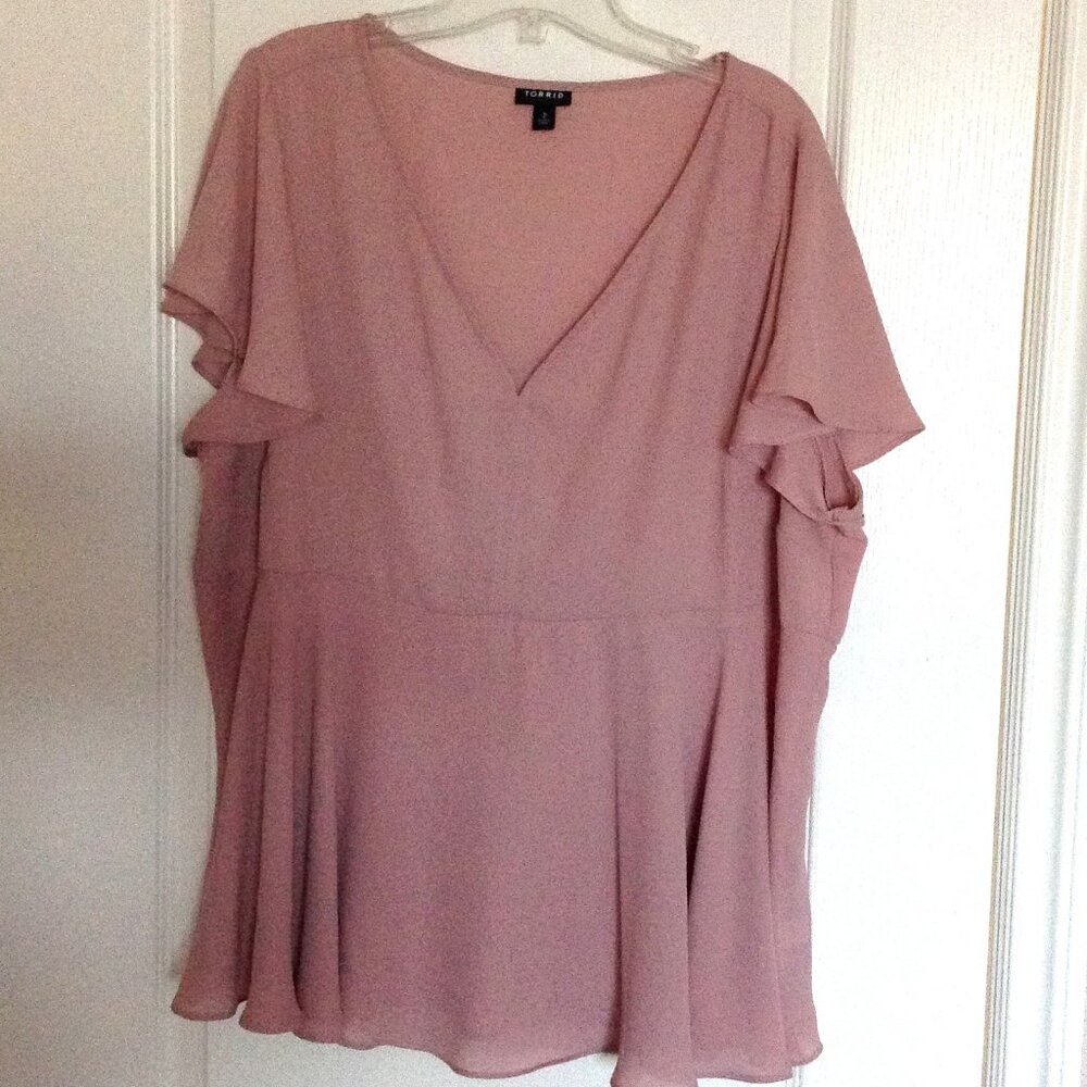 Torrid Women's Pink Size 2 Blouse Top Cap Short Sleeves Semi Sheer V-Neck